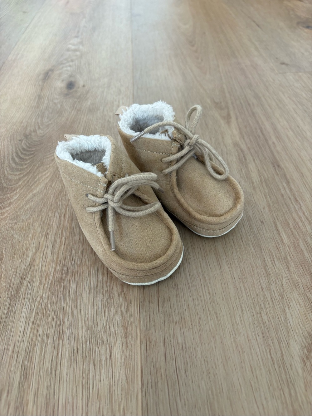 GAP Toddler Lace-Up Booties